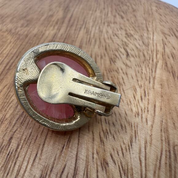 Kramer Vtg Pink White Marbled Lucite Pyramid Clip On Earrings Gold Tone Metal - Picture 6 of 10